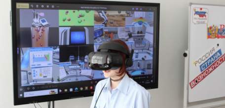 В VR-шлемах изучают программирование школьники из села Каменское Елецкого района!
