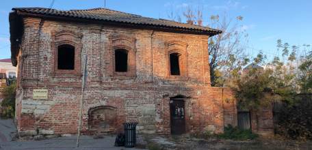 В Ельце продают старинный  «особняк» без окон и дверей за 1 рубль!