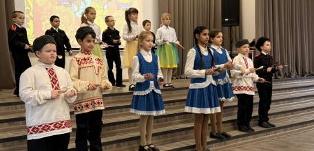 В МБОУ "СШ №8 г. Ельца" в казачьих классах состоялся особенный праздник &mdash; "День матери-казачки"