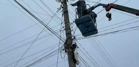 В Ельце продолжается ямочный ремонт и восстановление уличного освещения. Когда наконец всё восстановят?