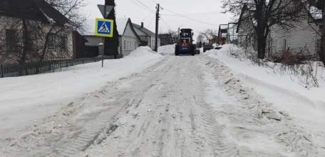 В районе Железнодорожного техникума грейдер приступил к расчистке проездов частного сектора