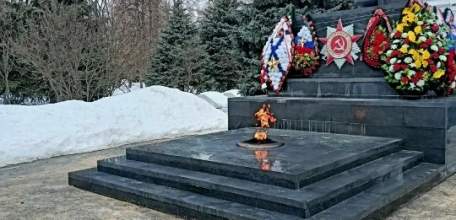 Сотрудники МУП &laquo;Елец-Сервис&raquo; продолжают работы по благоустройству города