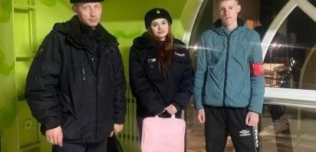 В Ельце члены Добровольной молодежной дружины совместно с полицейскими несут службу по охране общественного порядка