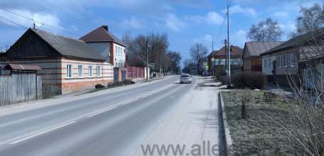 Пылище и замусоренность территории по улице 9 Декабря в Ельце!