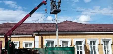 В Ельце продолжают восстанавливать уличное освещение