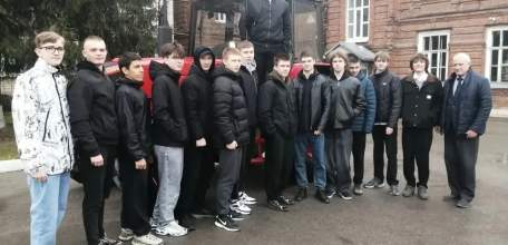 Школьники Елецкого района завершили обучение на тракториста