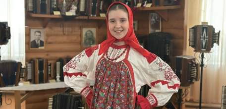 Девочка-солнце снова радует ельчан