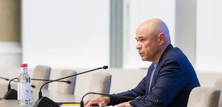 Игорь Артамонов: &laquo;Ситуацию с бензином сегодня обсудили на заседании оперативного штаба.&raquo;