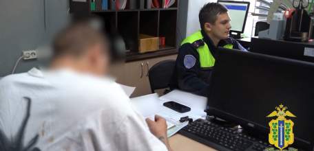 В Задонске автомобиль жителя Ельца, повторно управлявшего транспортным средством в нетрезвом виде, помещён на специализированную стоянку